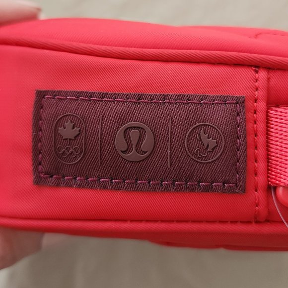 Lululemon Future Legacy Crossbody Bag Crimson Red - Picture 9 of 9
